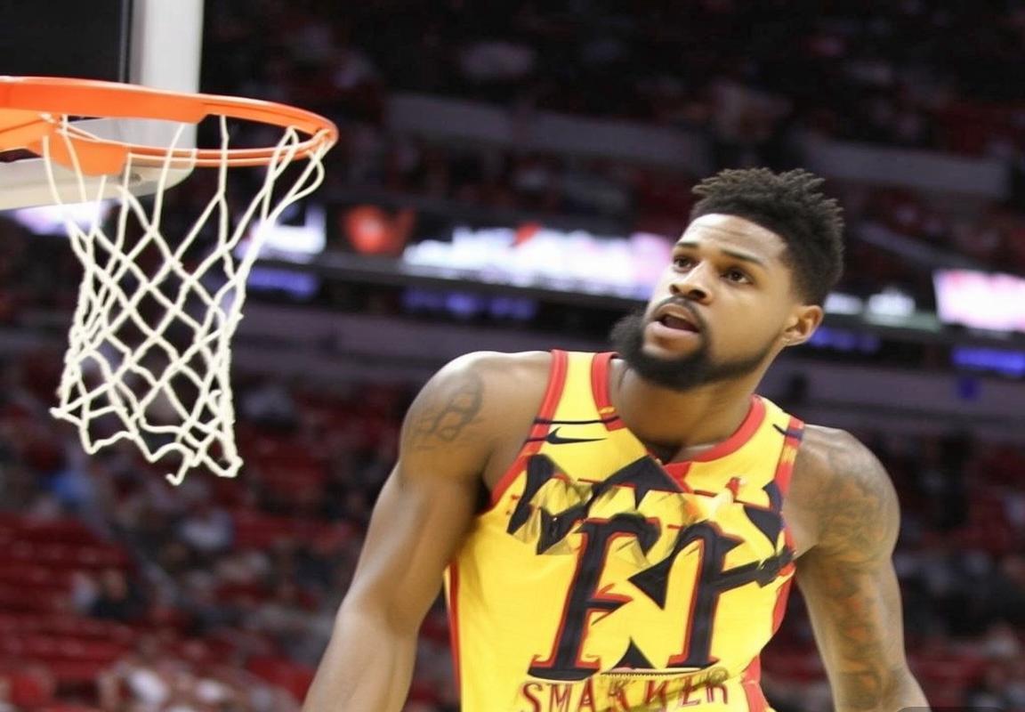 休斯顿火箭队放弃卡姆·惠特摩尔，着眼选秀权与次轮签布局重建策略